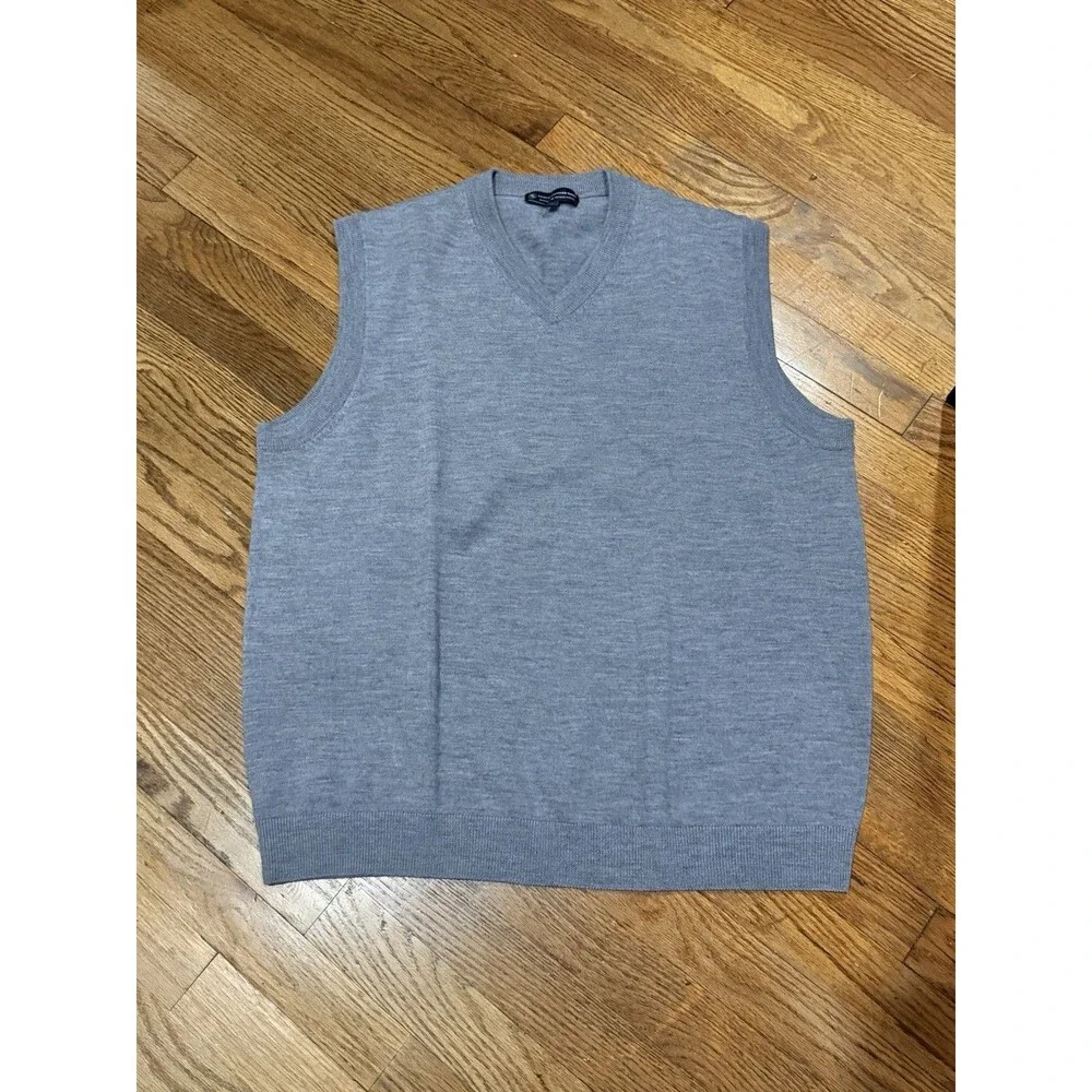 Hart Schaffner Marx Men Fine Merino Wool Gray V-Neck Vest Sz XL